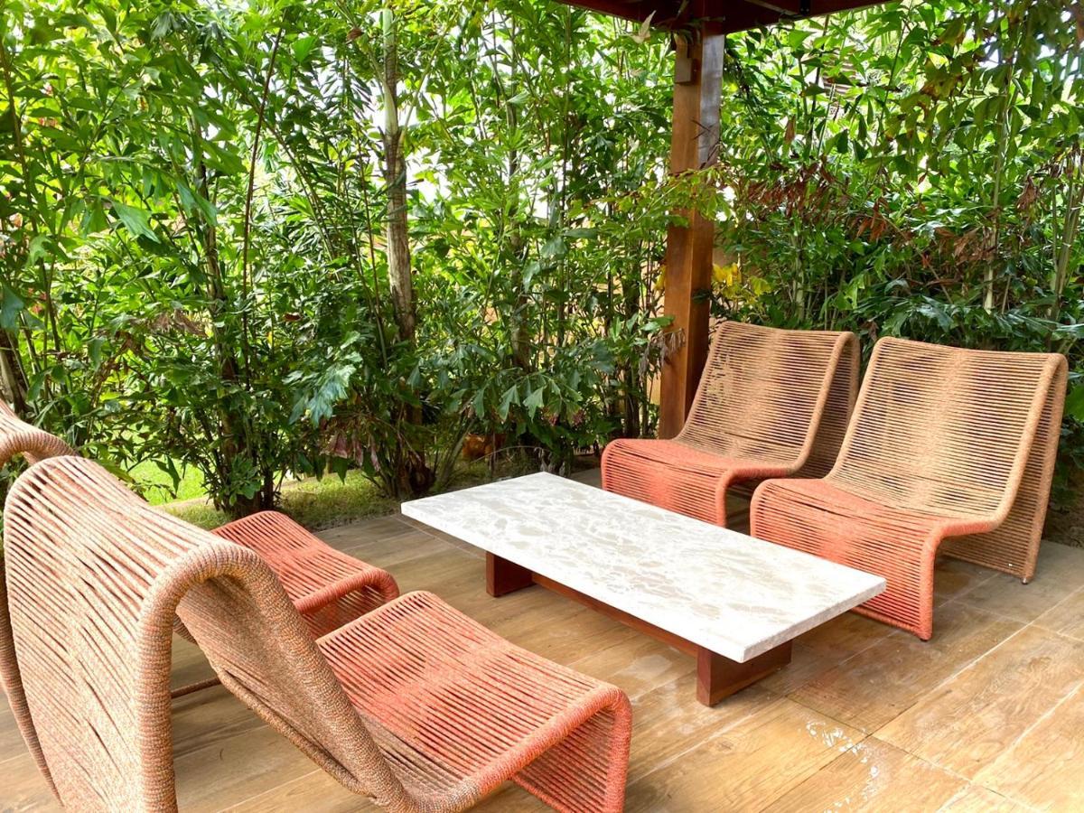 Casa De Praia Em Interlagos - 4 Suites A Poucos Metros Do Mar Camaçari Exterior foto
